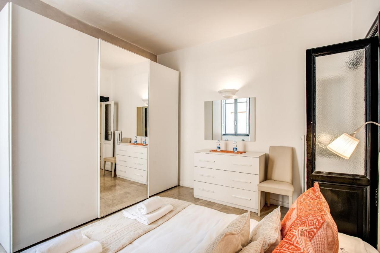 Colonna Suite - Rome Via Del Corso Big Apartment Luaran gambar