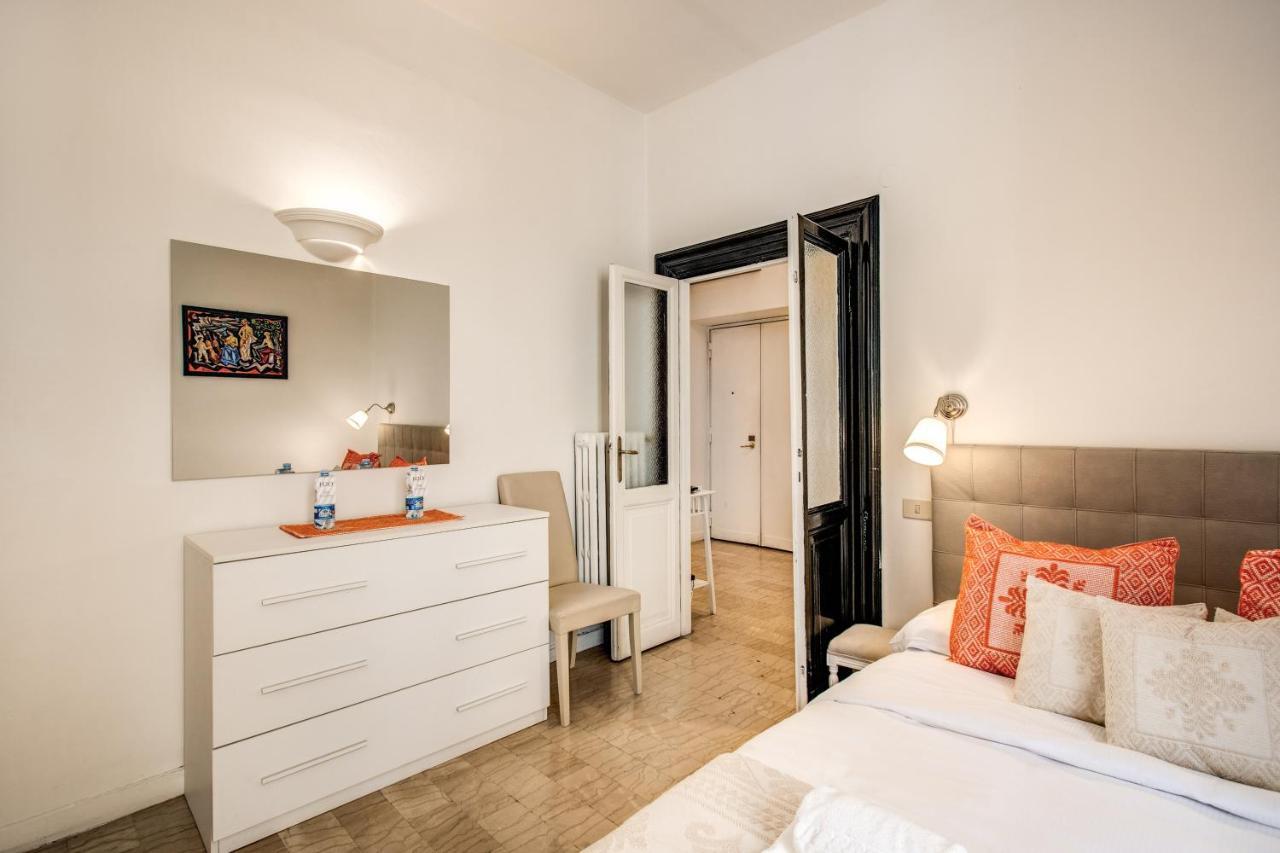 Colonna Suite - Rome Via Del Corso Big Apartment Luaran gambar